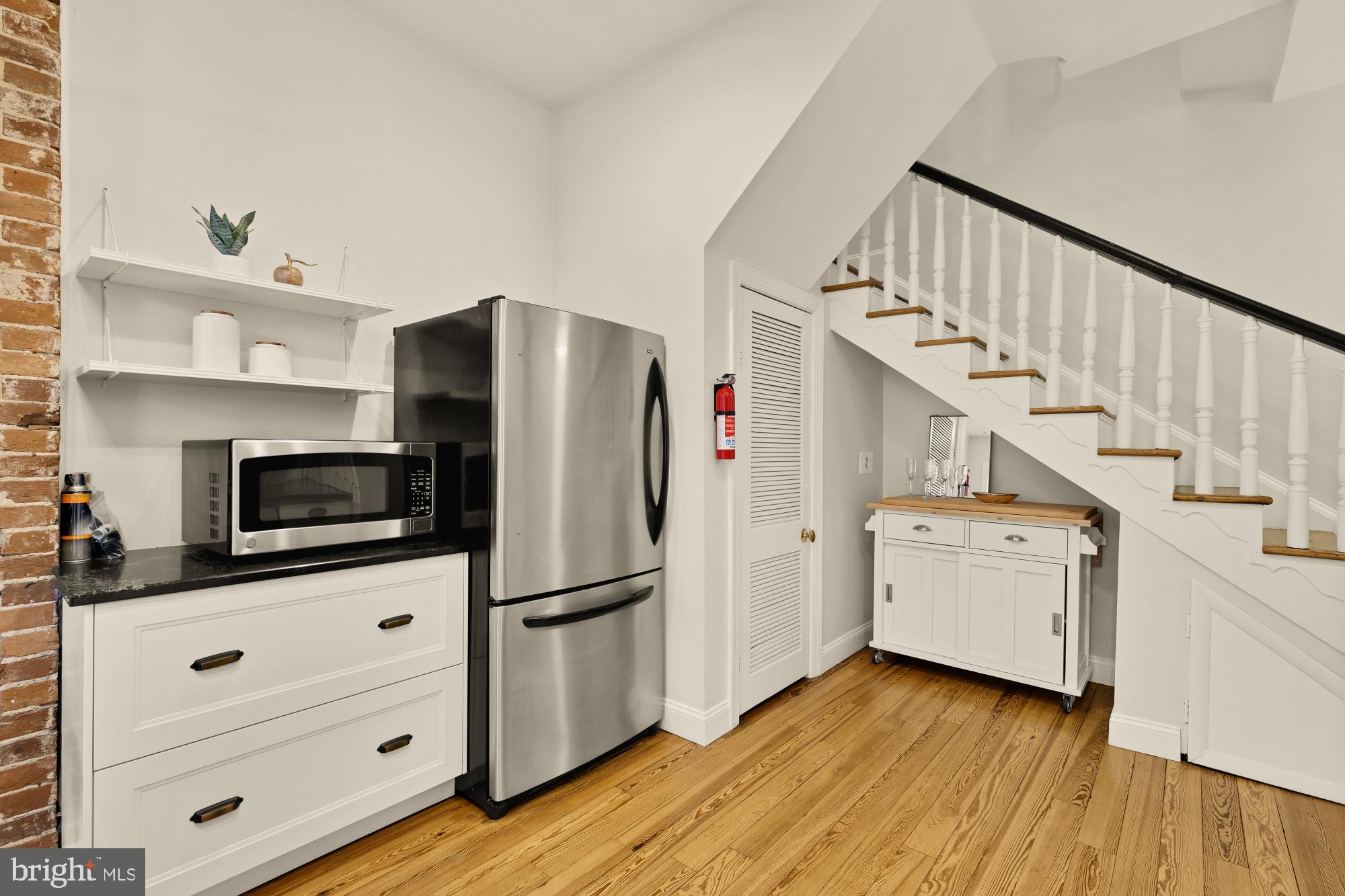 619 INDEPENDENCE AVENUE SE