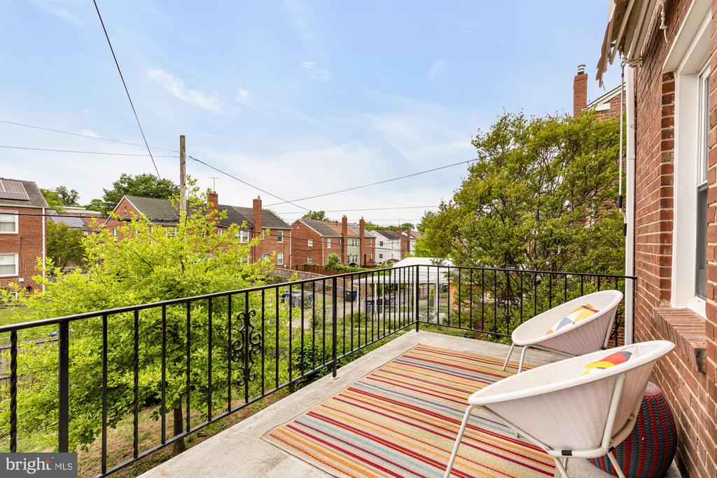 1917 T PLACE SE