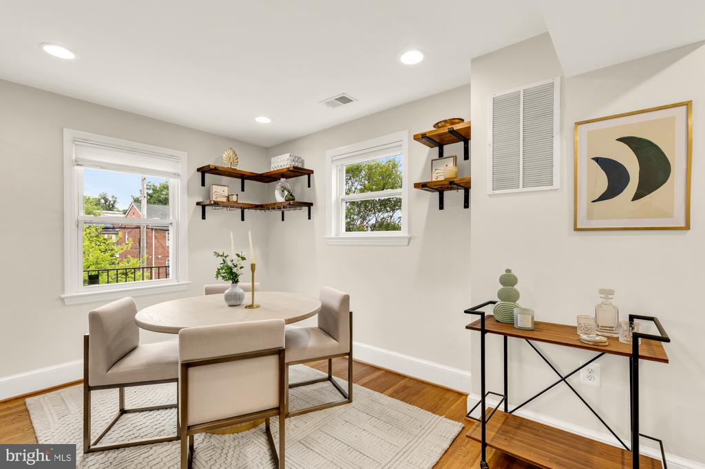 1917 T PLACE SE