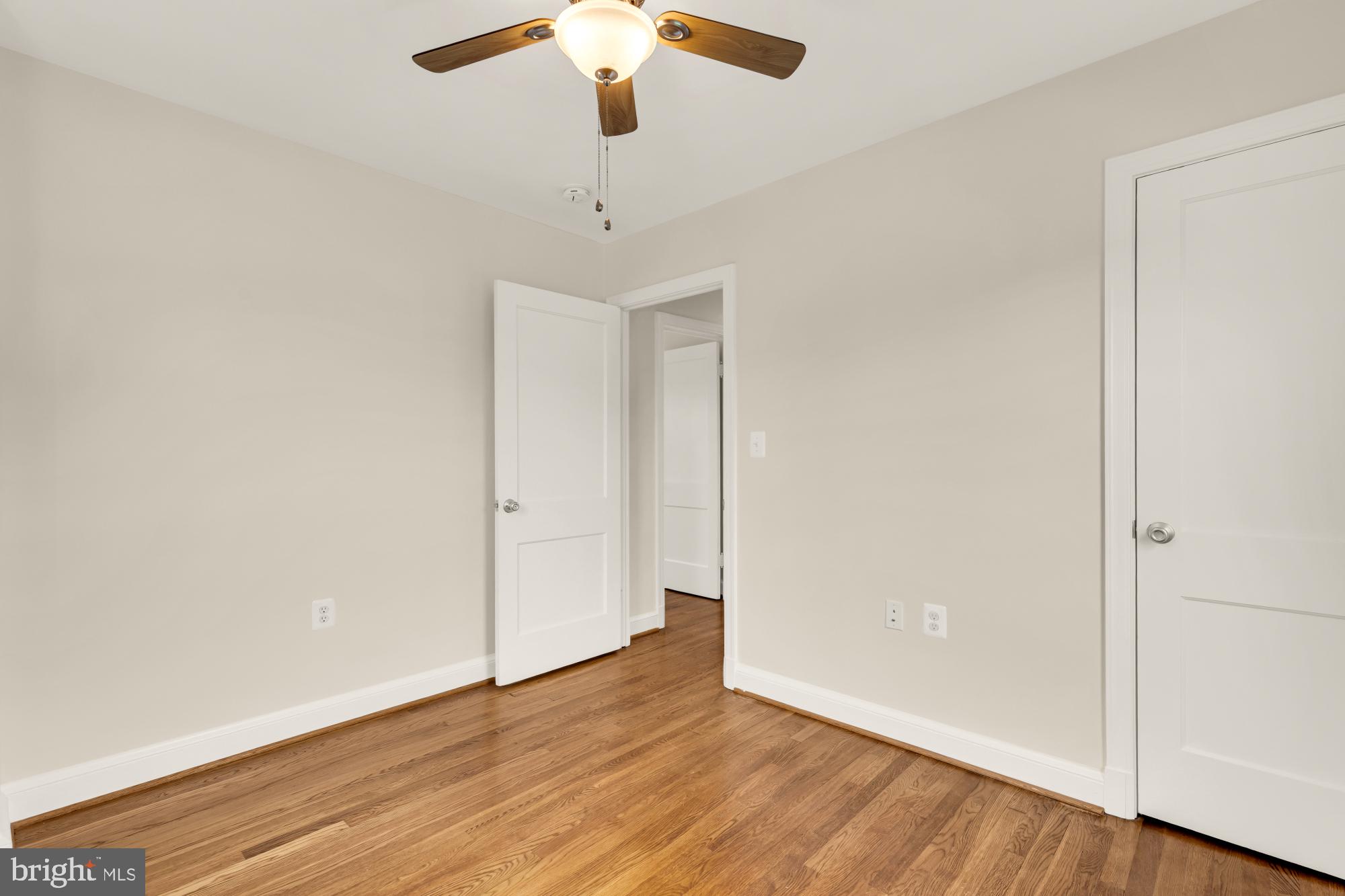 1917 T PLACE SE