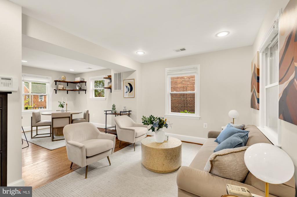 1917 T PLACE SE