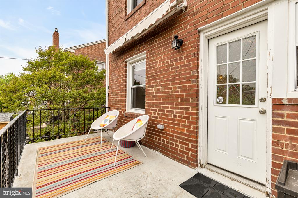 1917 T PLACE SE