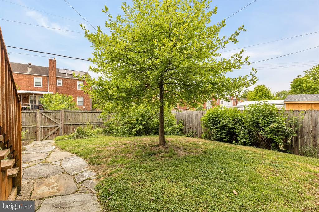 1917 T PLACE SE