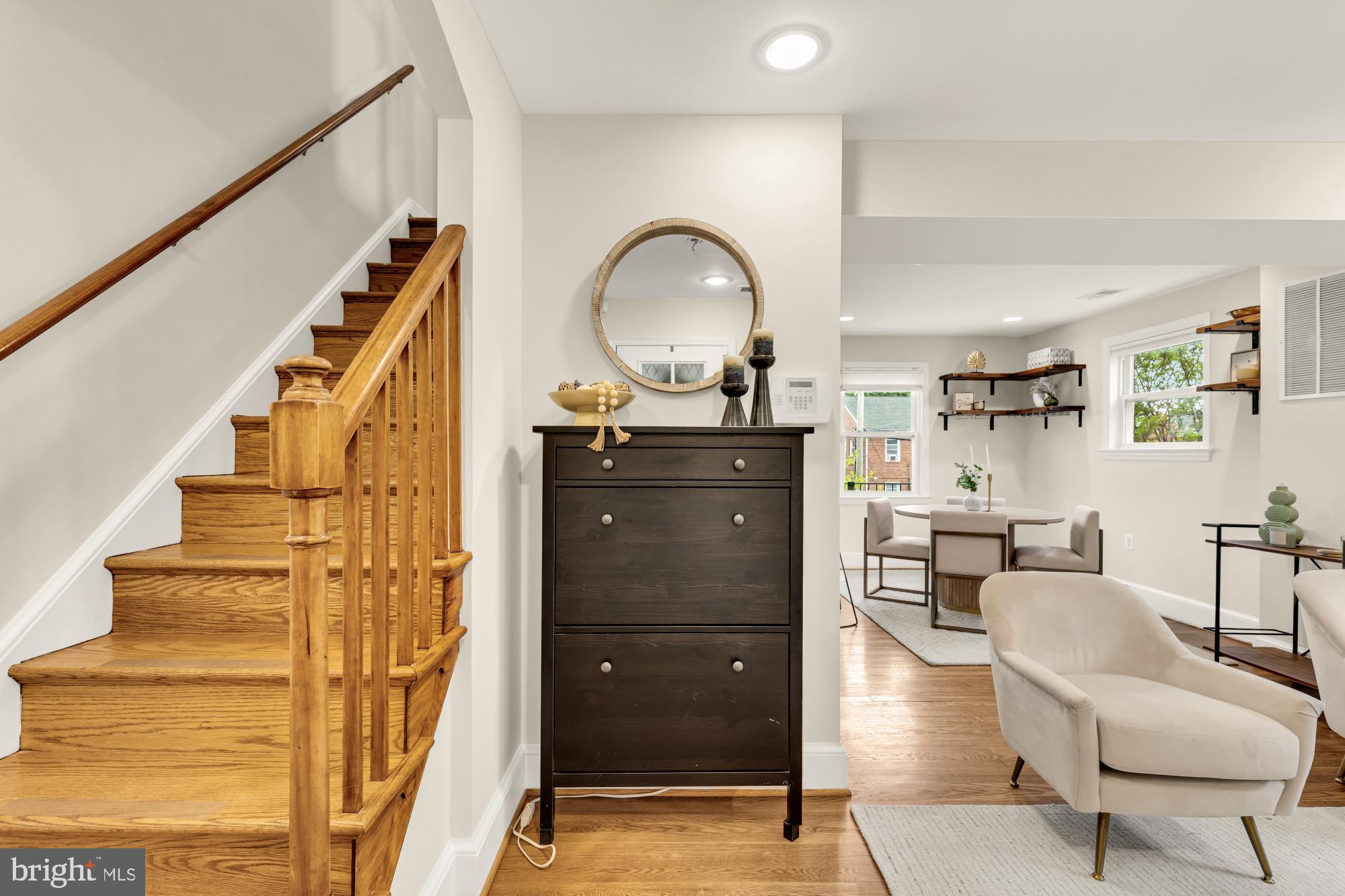 1917 T PLACE SE