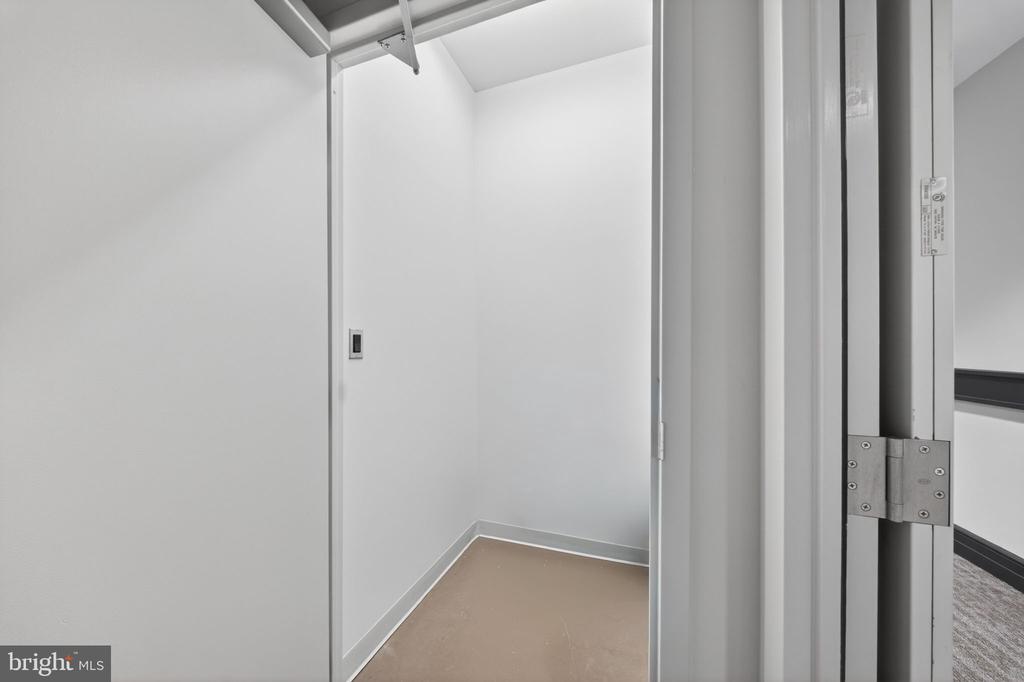 1390 KENYON STREET NW Unit: 613