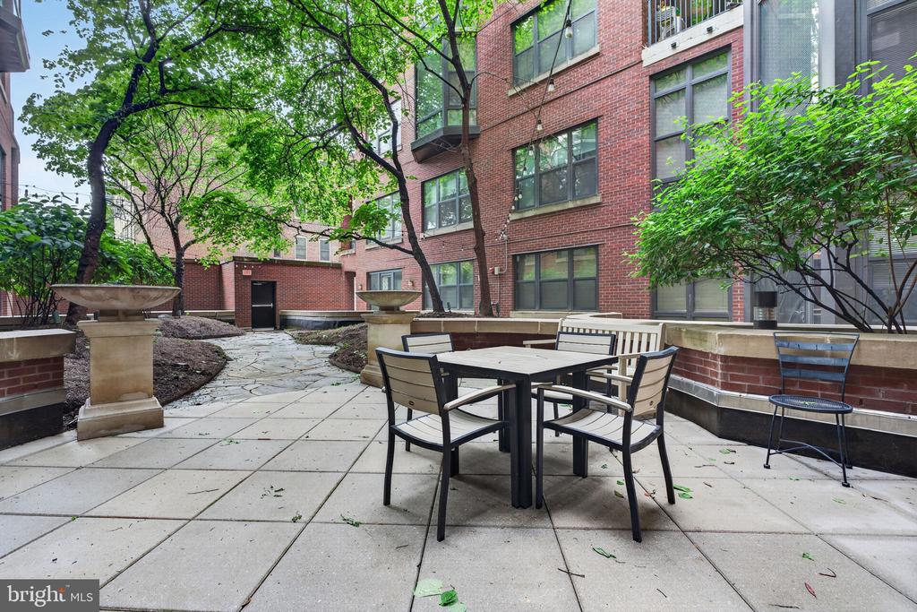1390 KENYON STREET NW Unit: 613