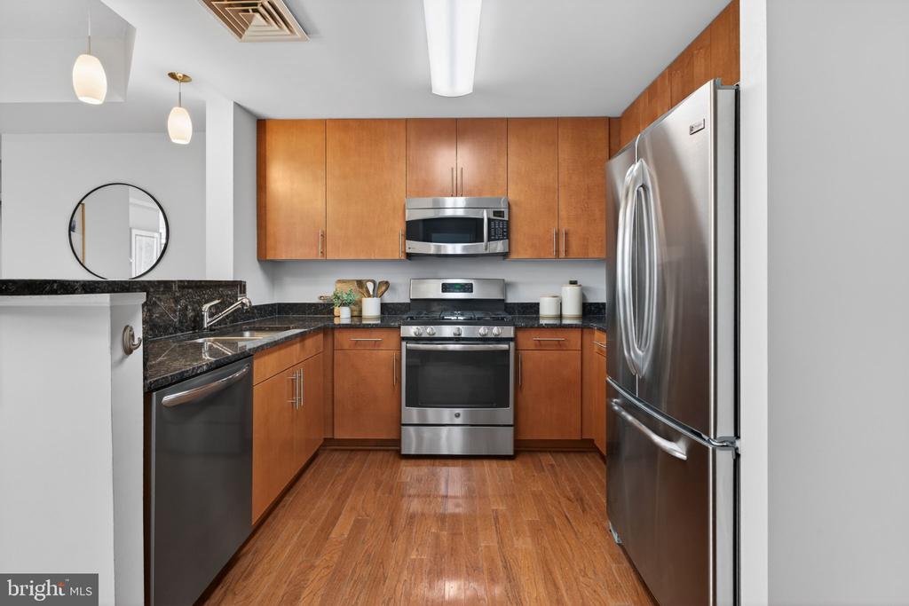 1390 KENYON STREET NW Unit: 613