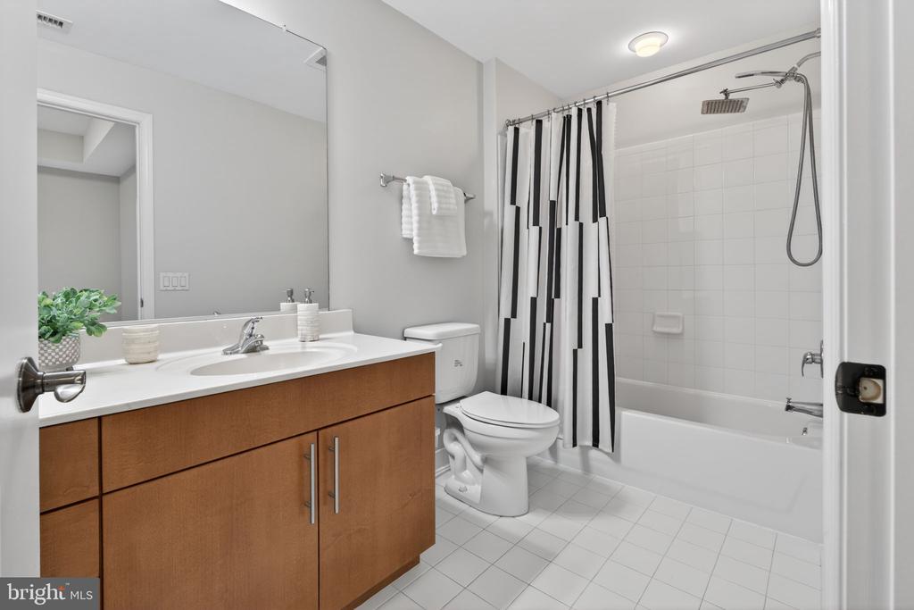 1390 KENYON STREET NW Unit: 613