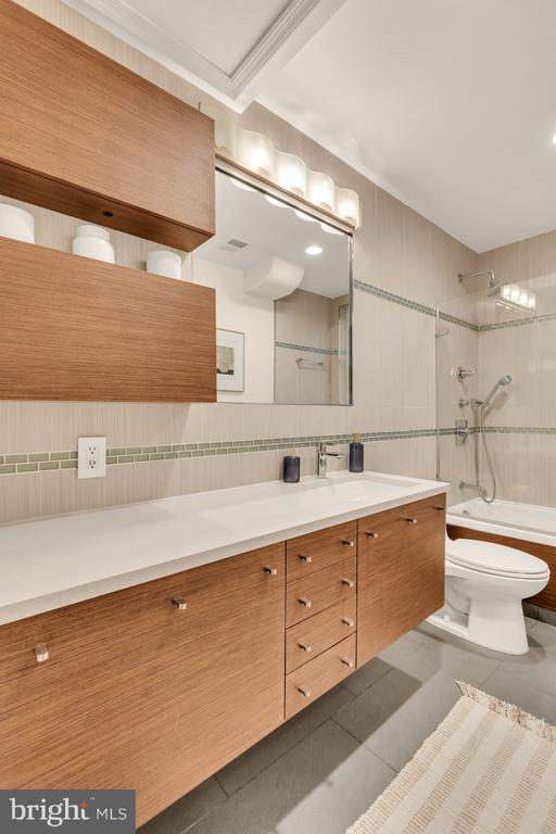 1615 KENYON STREET NW Unit: 4
