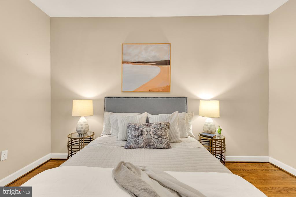 1615 KENYON STREET NW Unit: 4