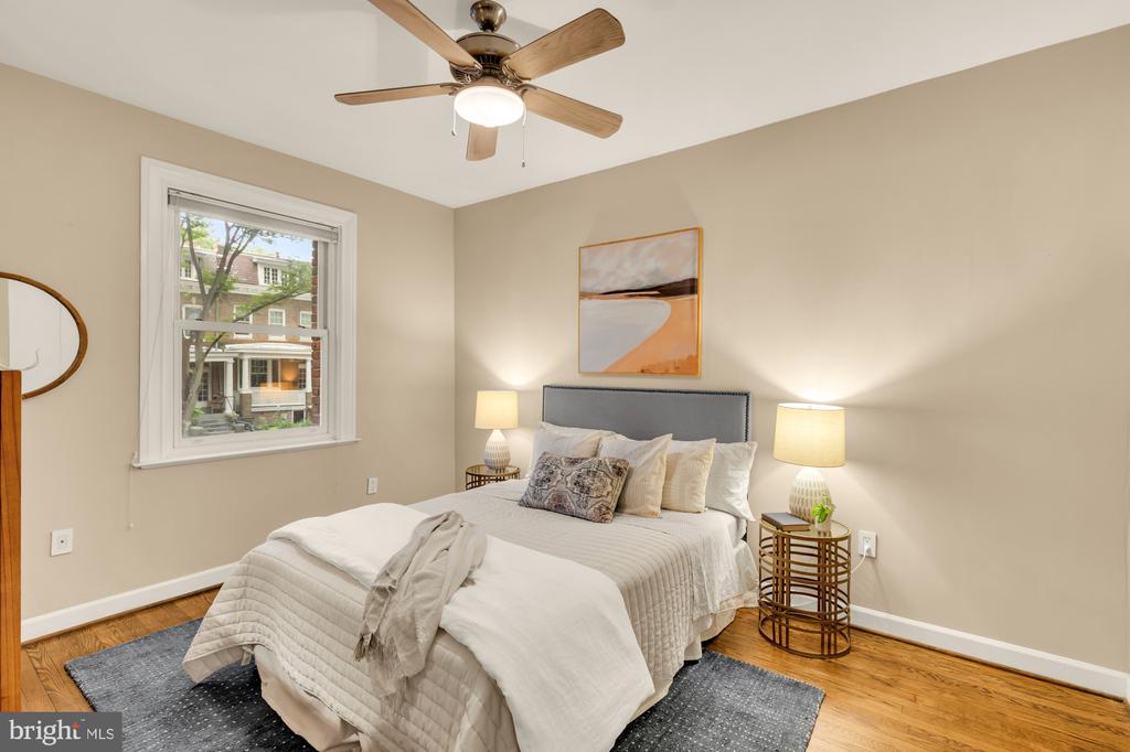 1615 KENYON STREET NW Unit: 4