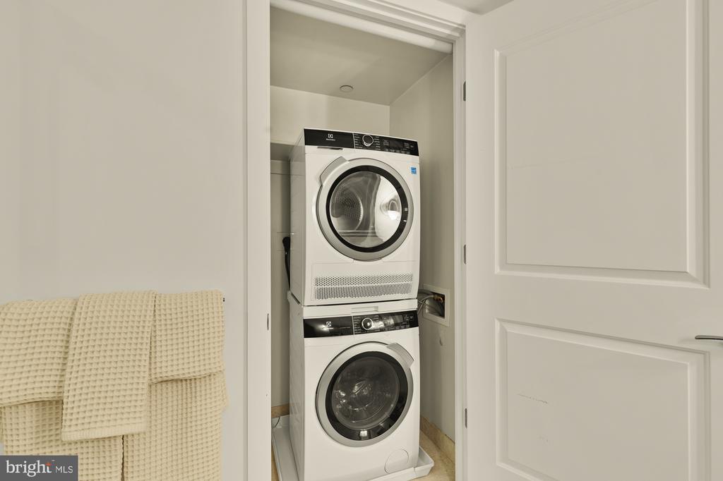 1025 1ST SE Unit: 104