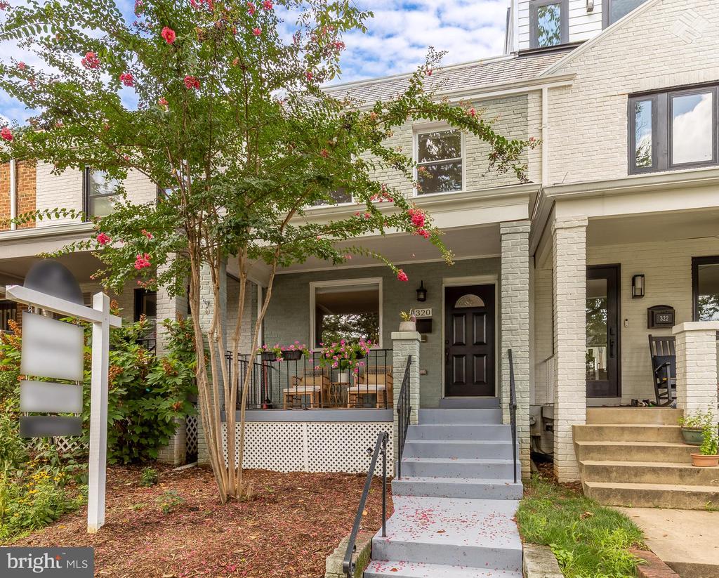 320 19TH STREET NE
