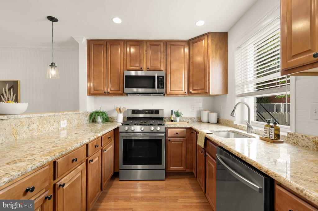320 19TH STREET NE