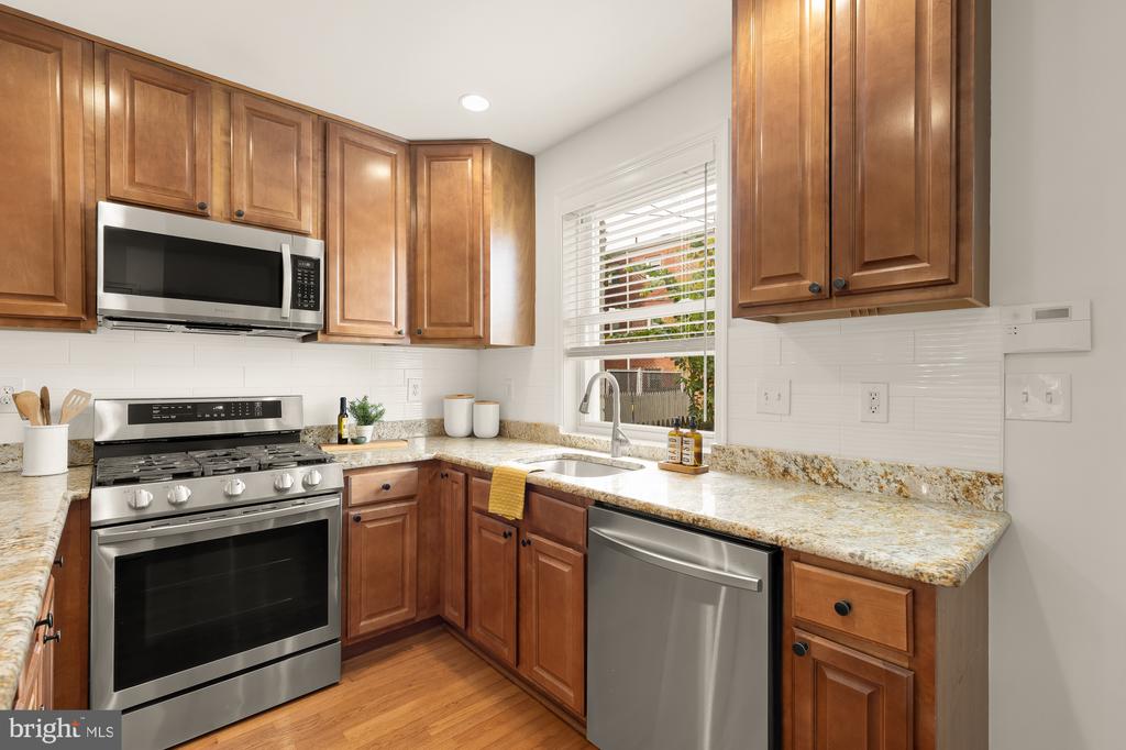 320 19TH STREET NE