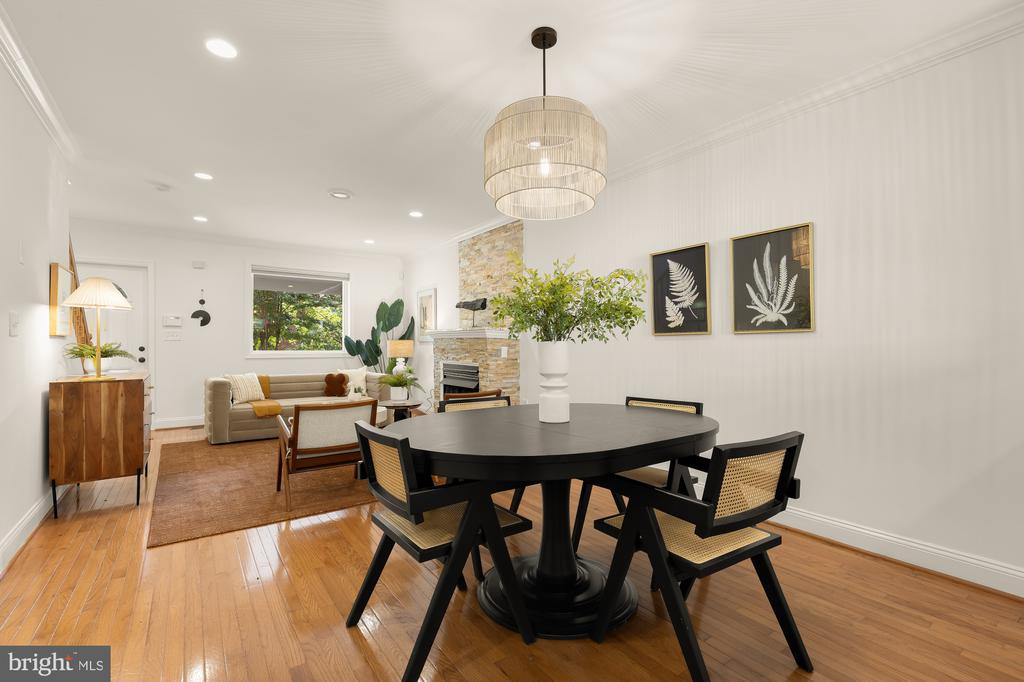 320 19TH STREET NE