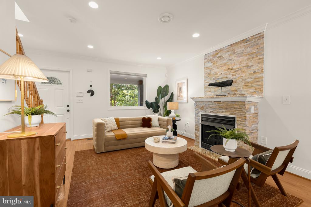 320 19TH STREET NE