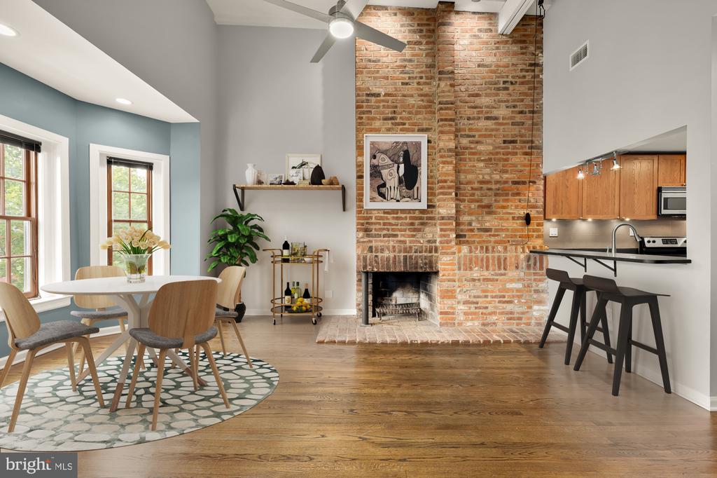 311 4TH STREET SE Unit: 6