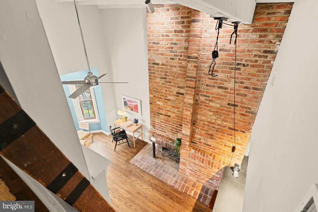 311 4TH STREET SE Unit: 6