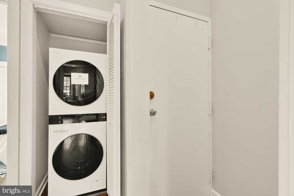 311 4TH STREET SE Unit: 6