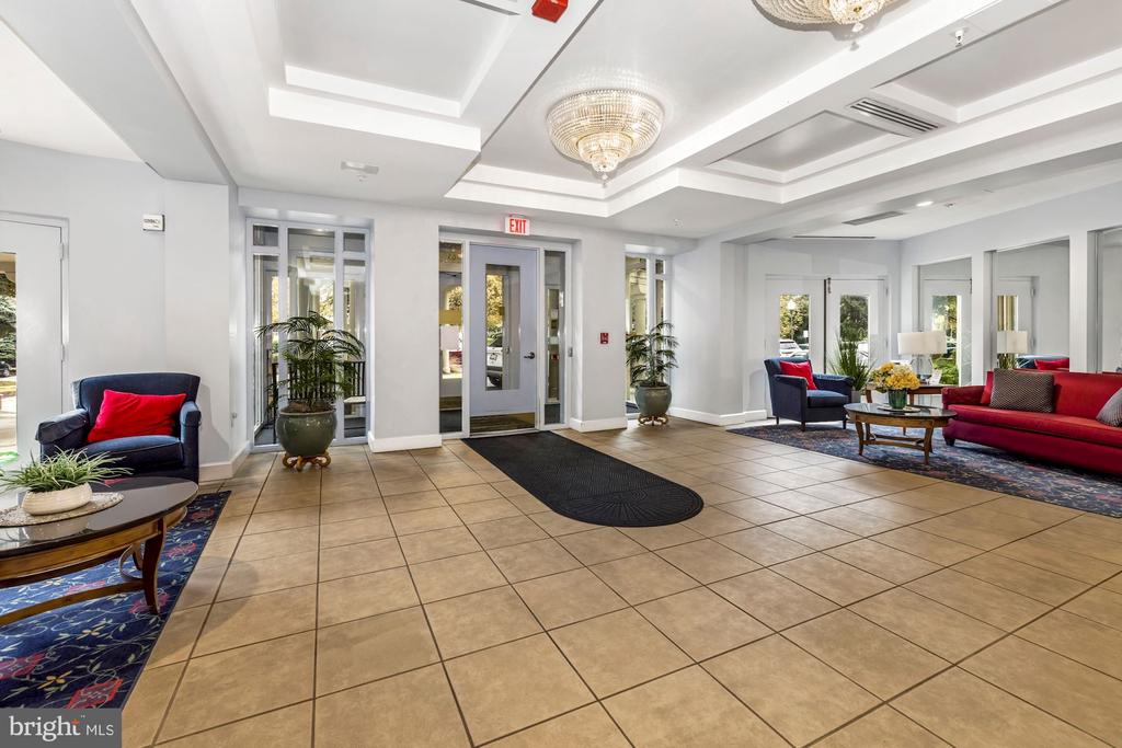3005 S Leisure World Blvd #207