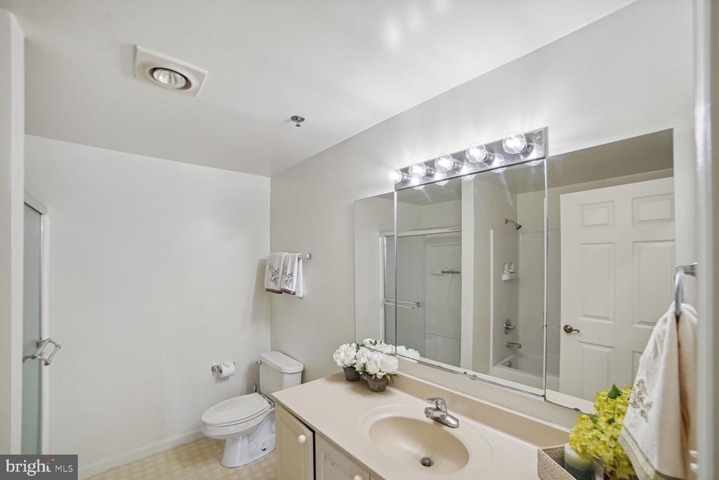 3005 S Leisure World Blvd #207