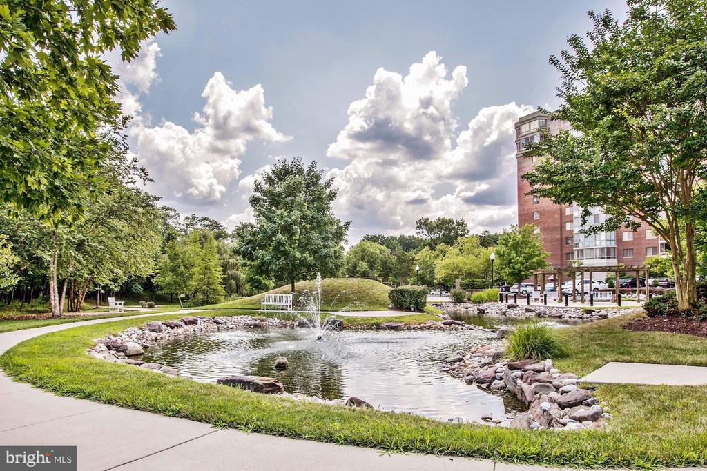 3005 S Leisure World Blvd #207