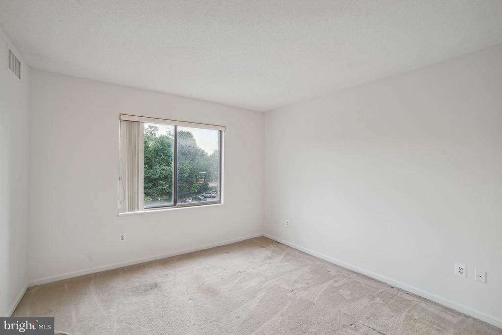 3005 S Leisure World Blvd #207