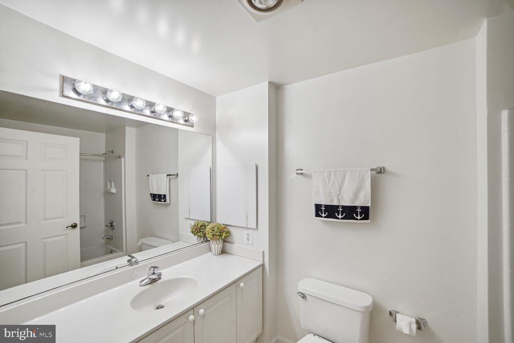 3005 S Leisure World Blvd #207