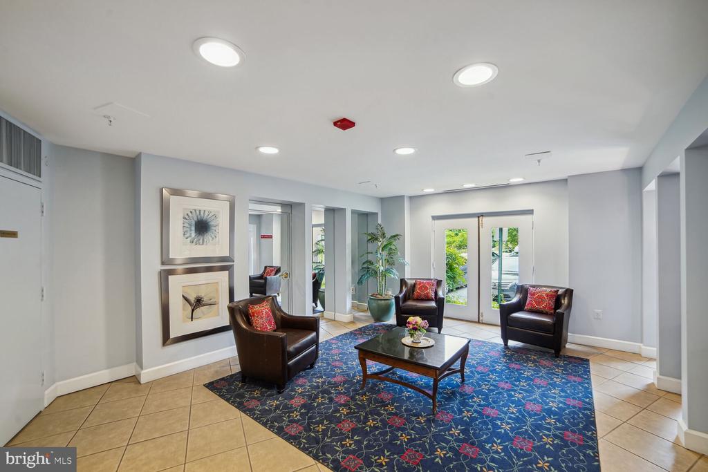 3005 S Leisure World Blvd #207