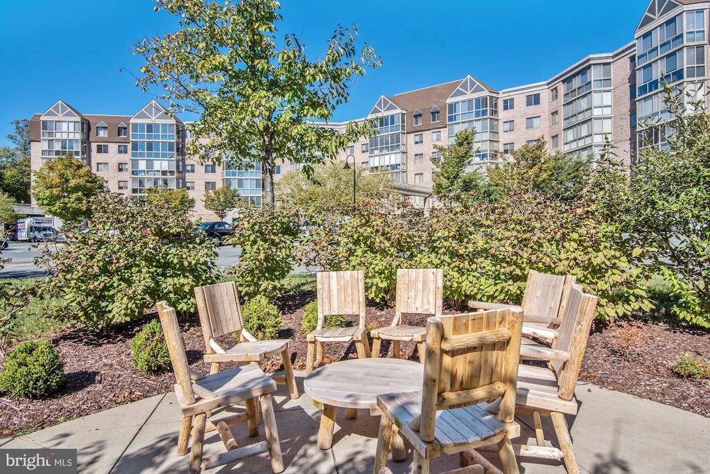 3005 S Leisure World Blvd #207