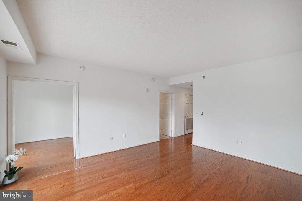 3005 S Leisure World Blvd #207