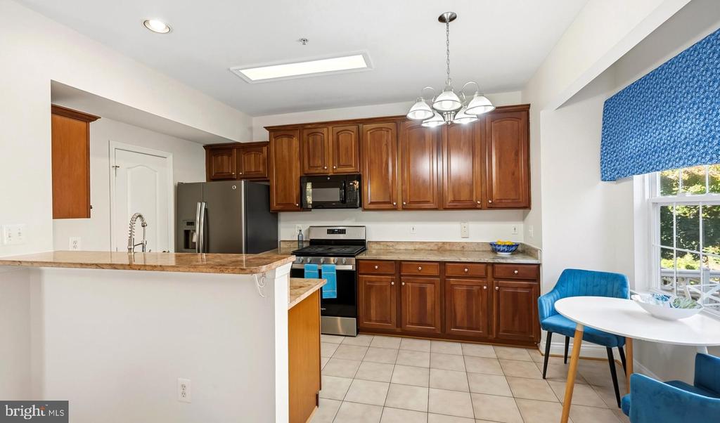 2201 KIMBALL PLACE