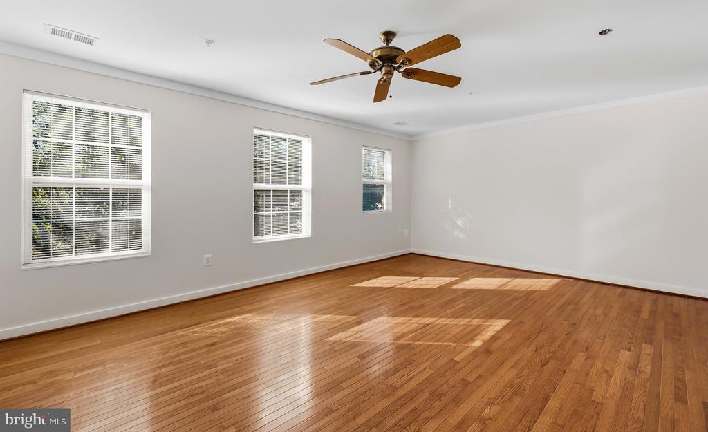 2201 KIMBALL PLACE
