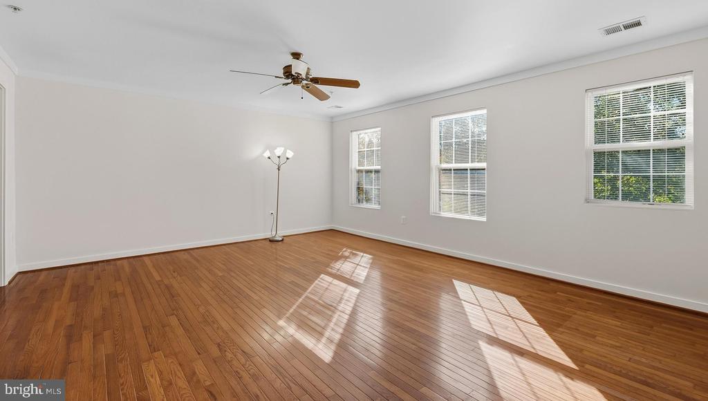 2201 KIMBALL PLACE