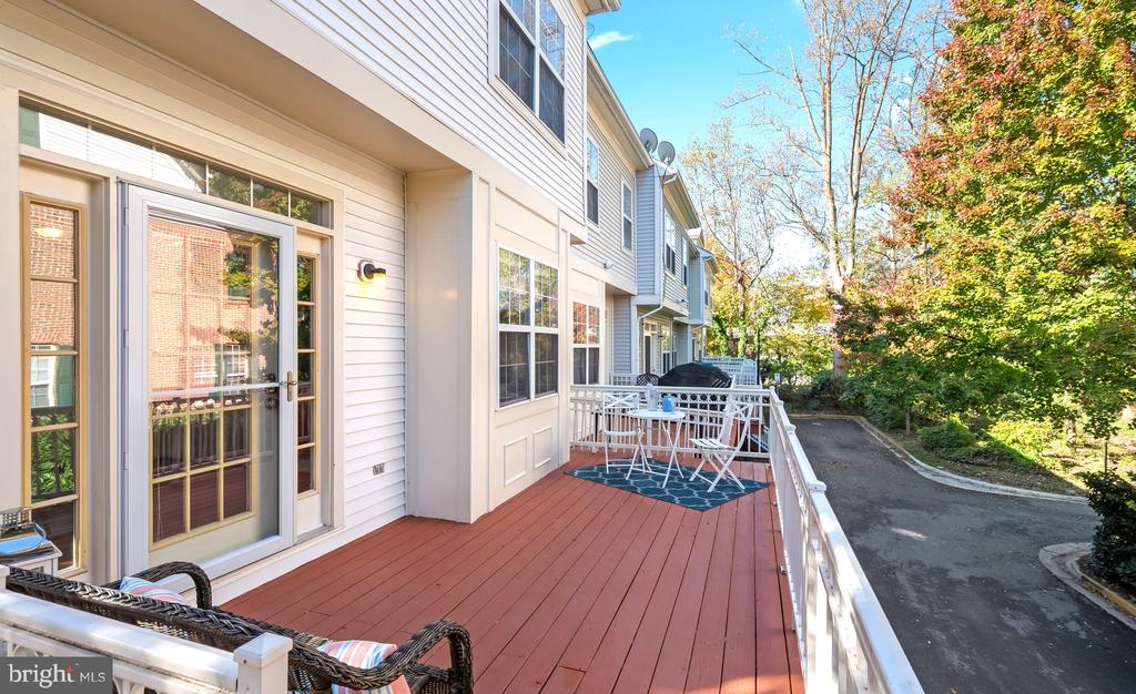 2201 KIMBALL PLACE