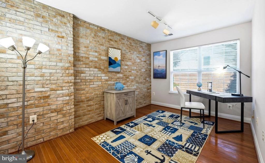 2201 KIMBALL PLACE