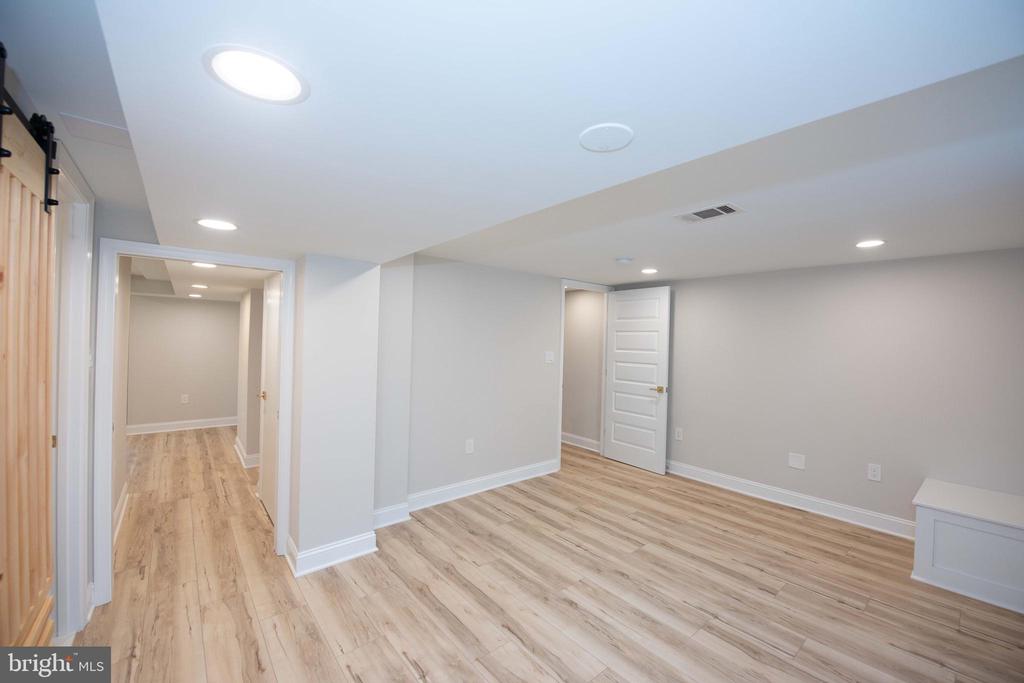 5022 Laguna Rd