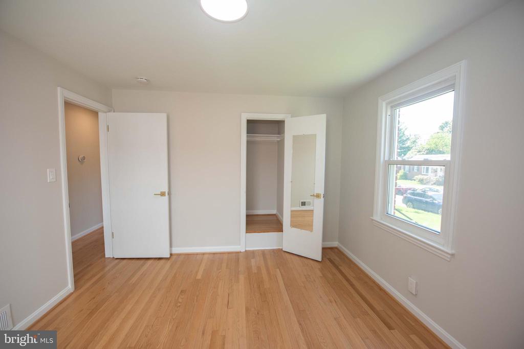 5022 Laguna Rd