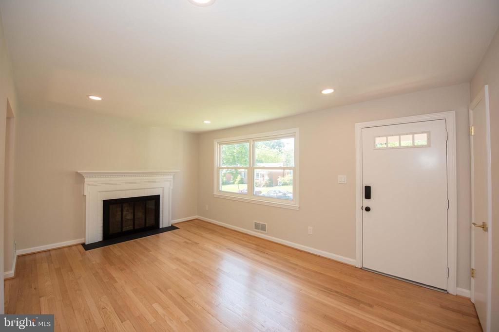 5022 Laguna Rd