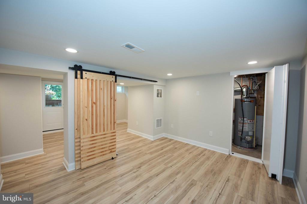 5022 Laguna Rd