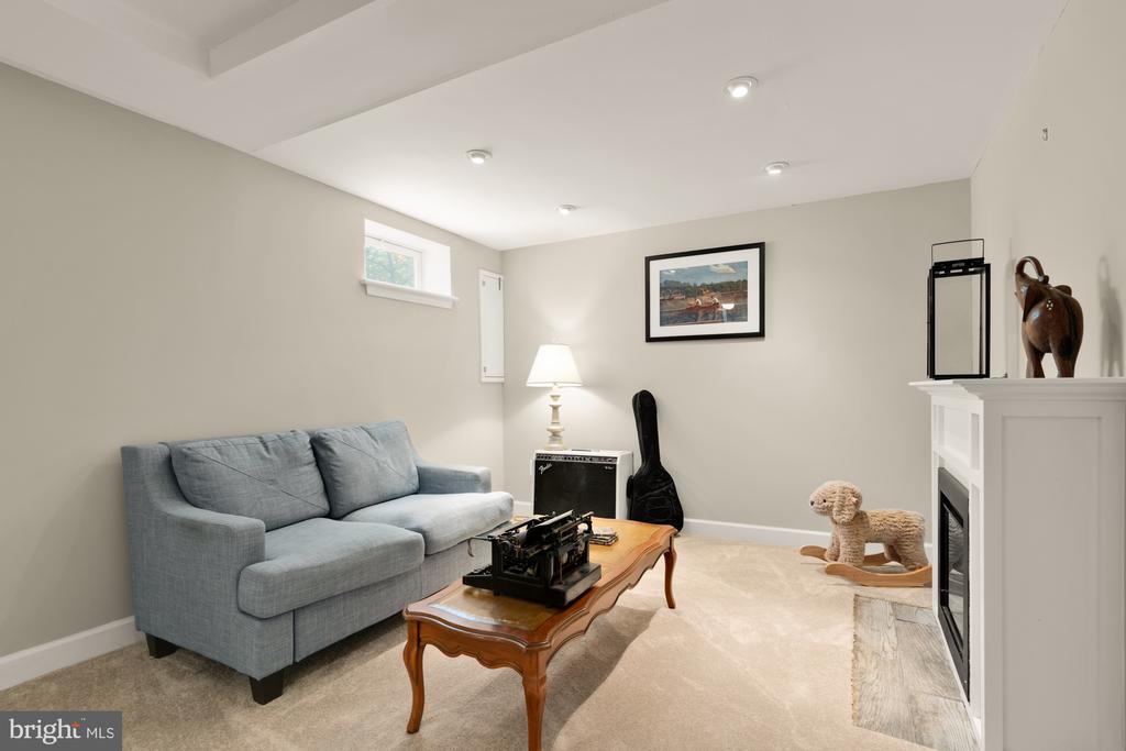 3403 Cheverly