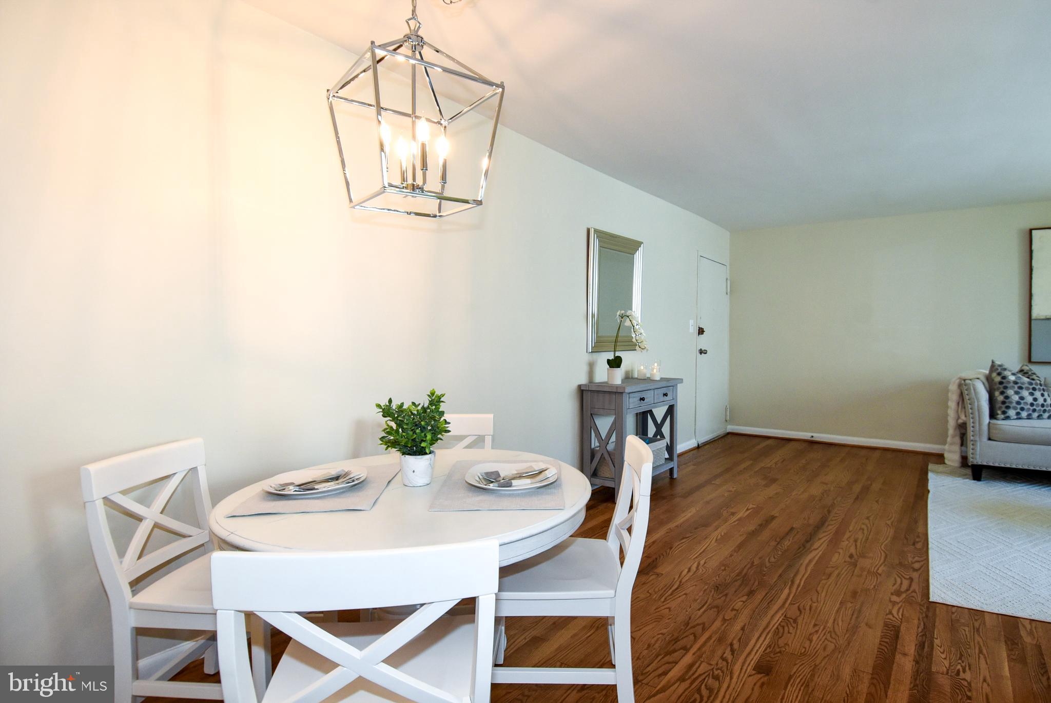 2028 Vermont St N #203