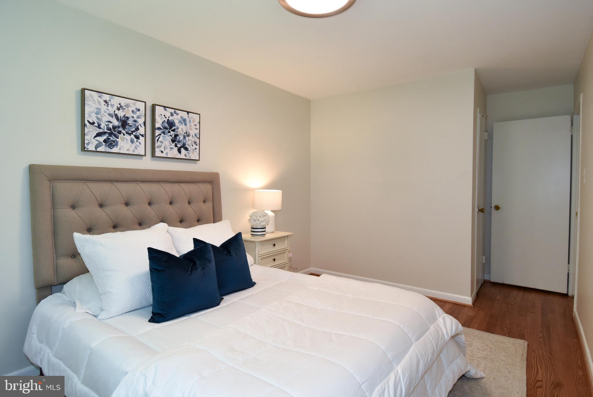 2028 Vermont St N #203