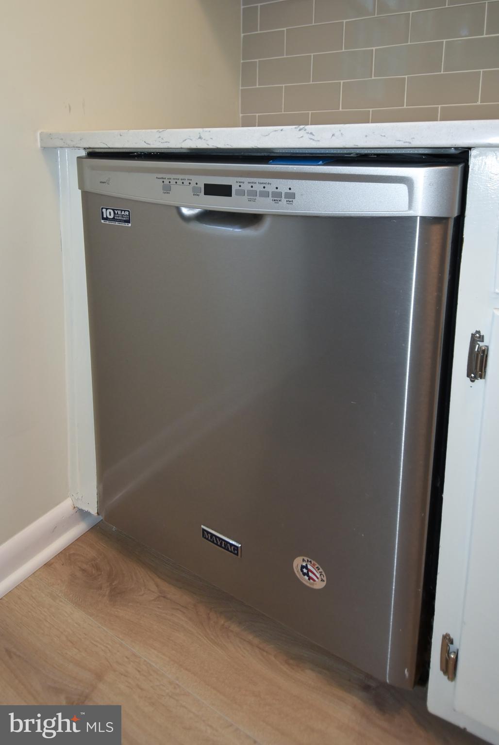 2028 Vermont St N #203