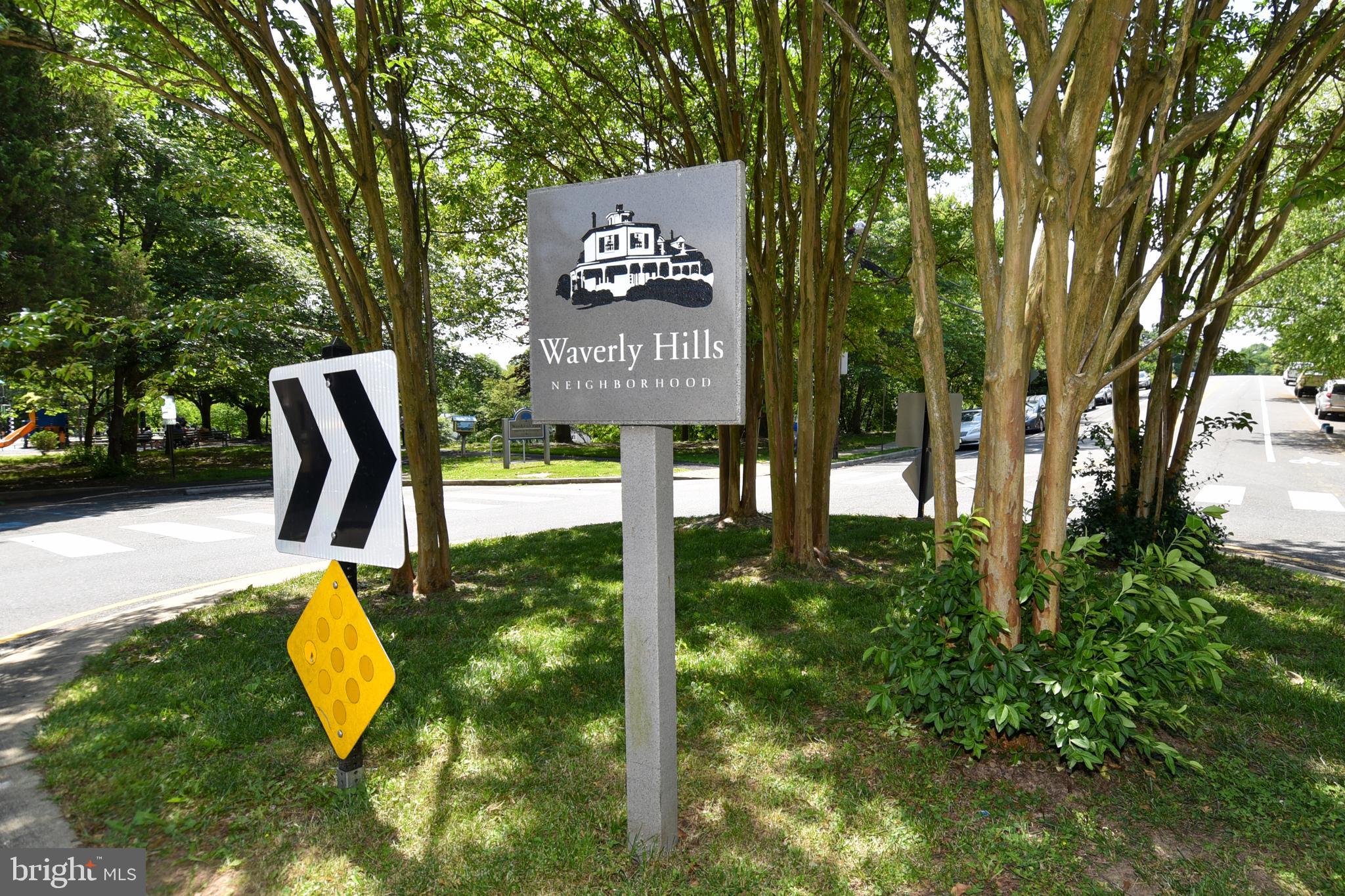 2028 Vermont St N #203