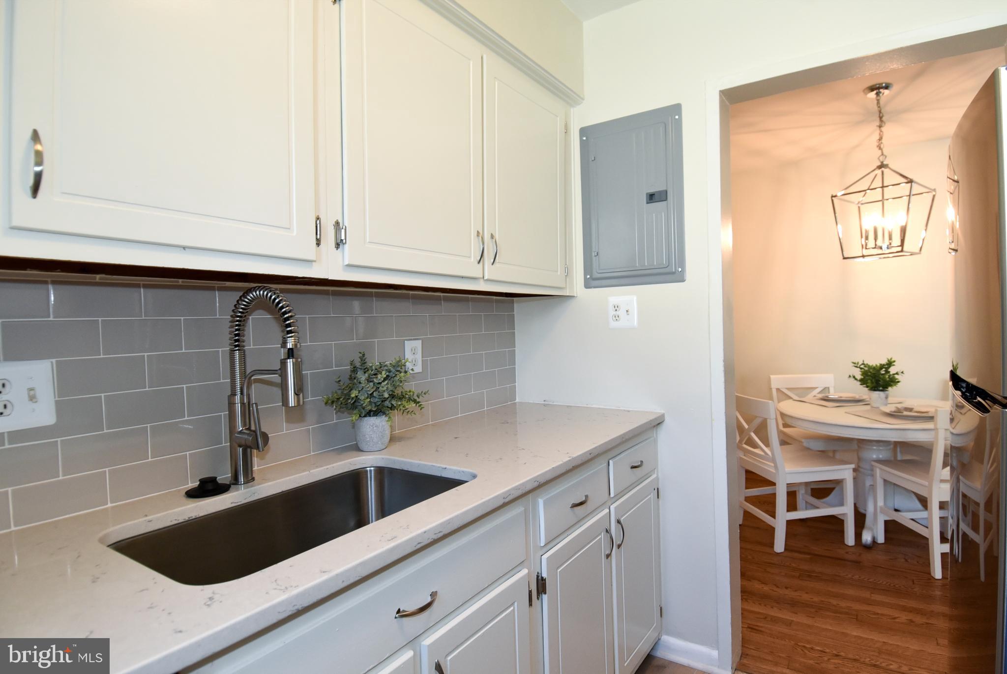 2028 Vermont St N #203