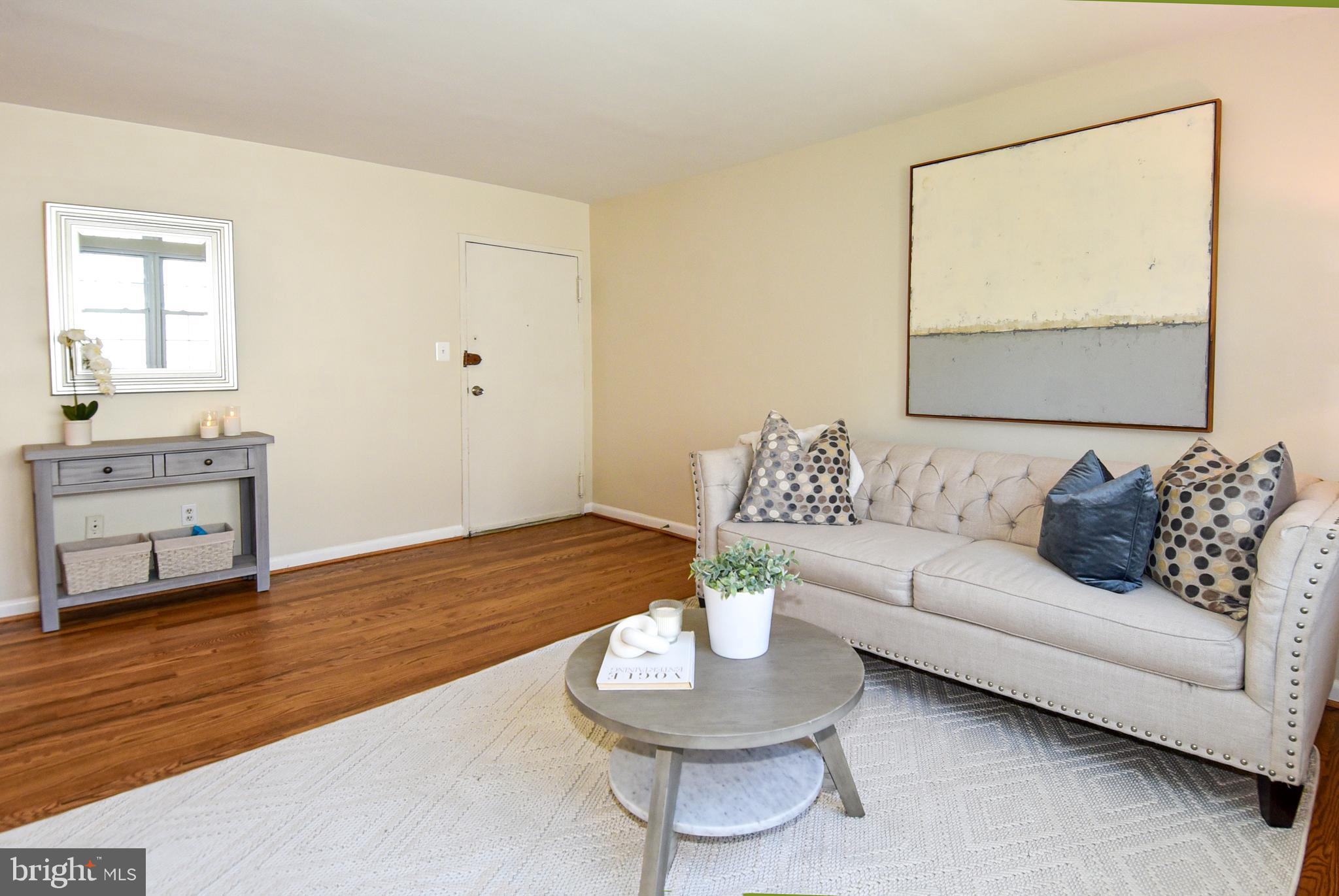 2028 Vermont St N #203