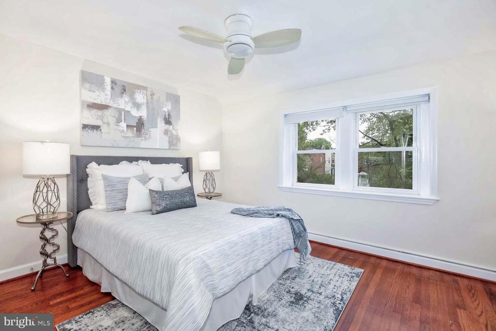 514 E Alexandria Ave