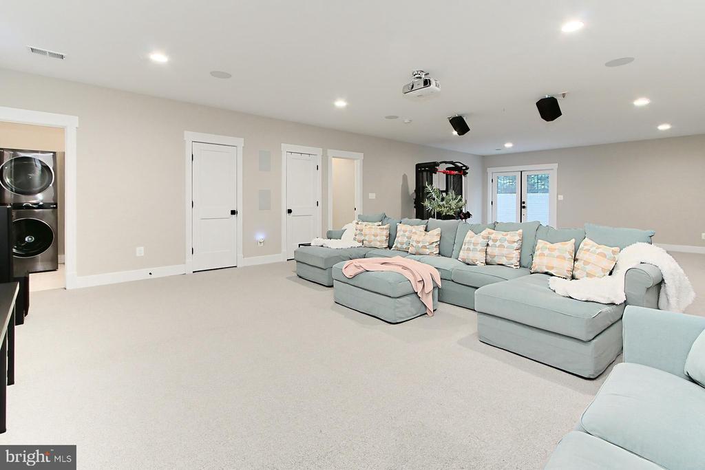 1204 Seaton Ln